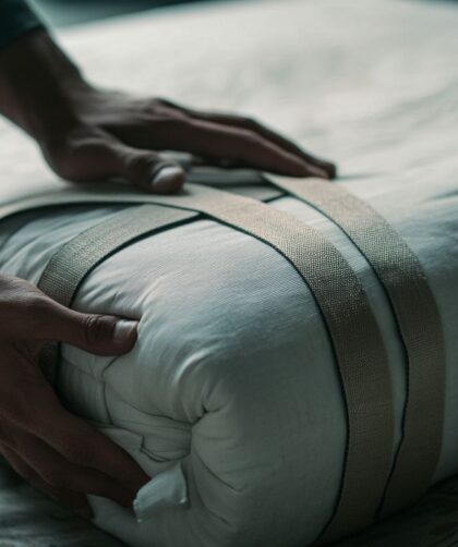 Comment enrouler un matelas : guide étape par étape