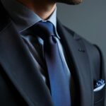 découvrez notre sélection de cravates pour hommes, disponibles en deux couleurs élégantes qui sauront rehausser n'importe quel costume. parfaites pour les occasions formelles ou professionnelles, nos cravates allient style et sophistication pour un look impeccable.