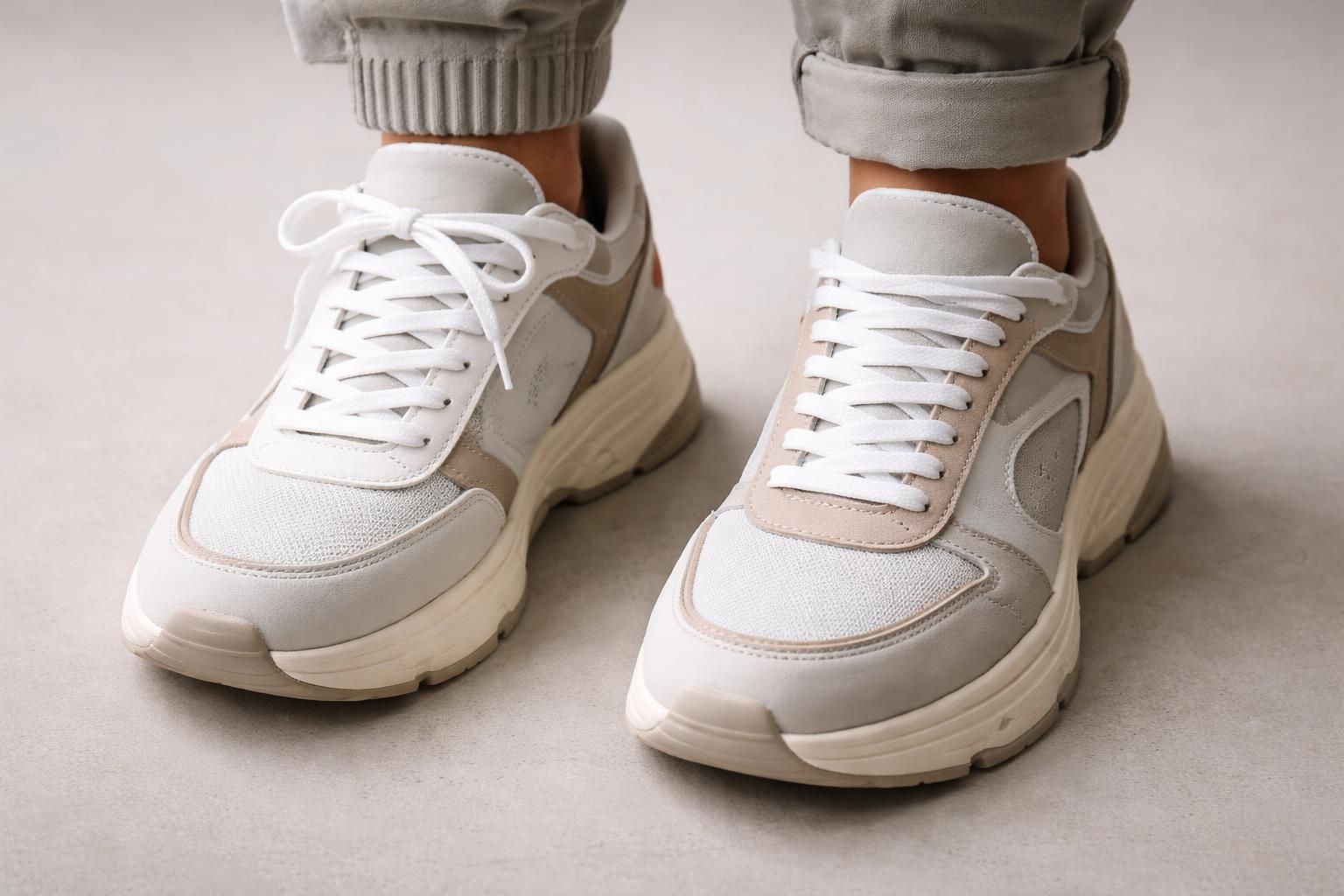 découvrez comment le pinroll et le lacet peuvent sublimer vos sneakers pour un style unique et tendance. apprenez des astuces simples pour mettre en valeur vos chaussures préférées.
